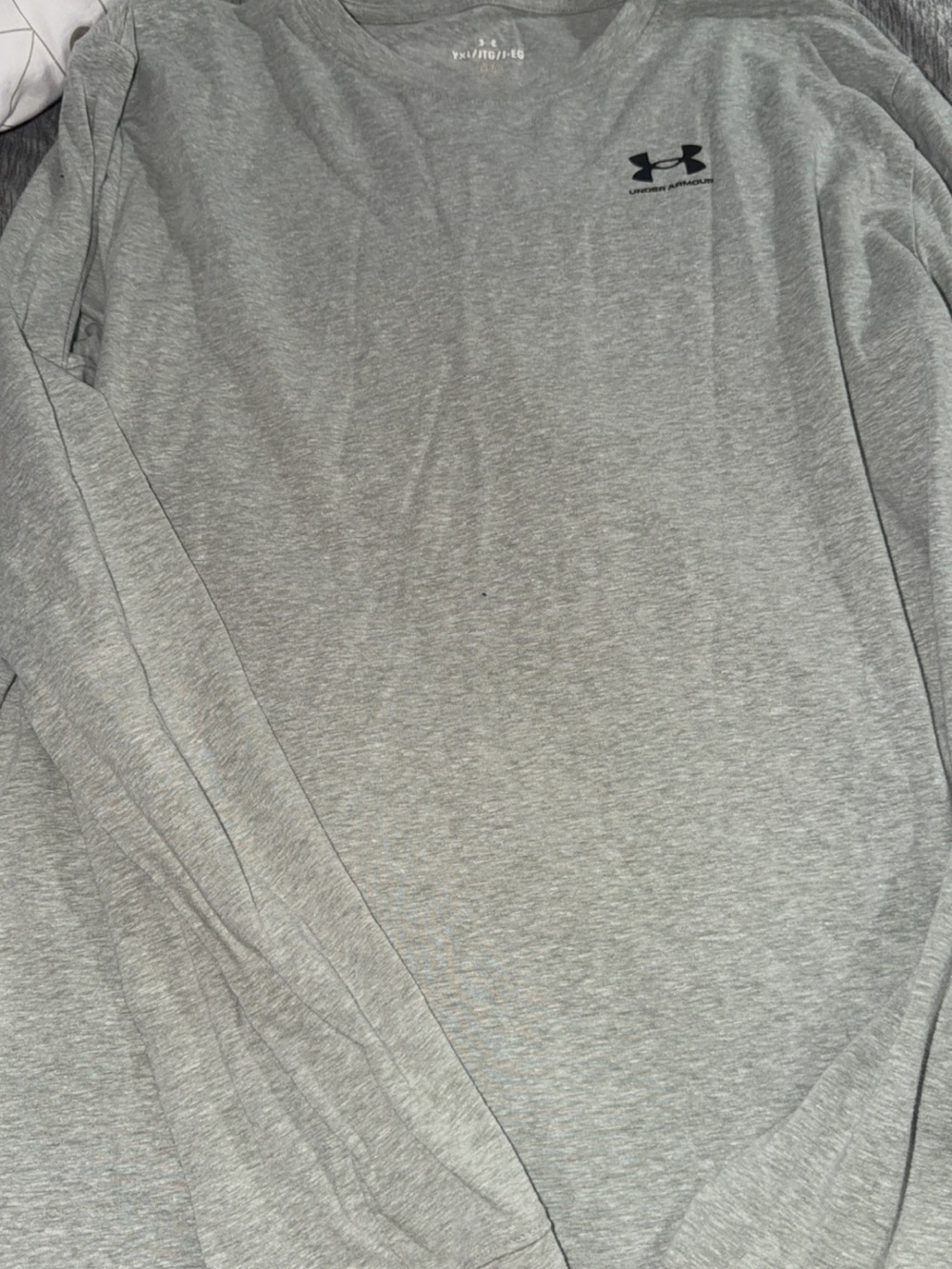 Under Armour Men's Long Sleeve Crew in Heather Gray with Black Logo - Picture 1 of 1
